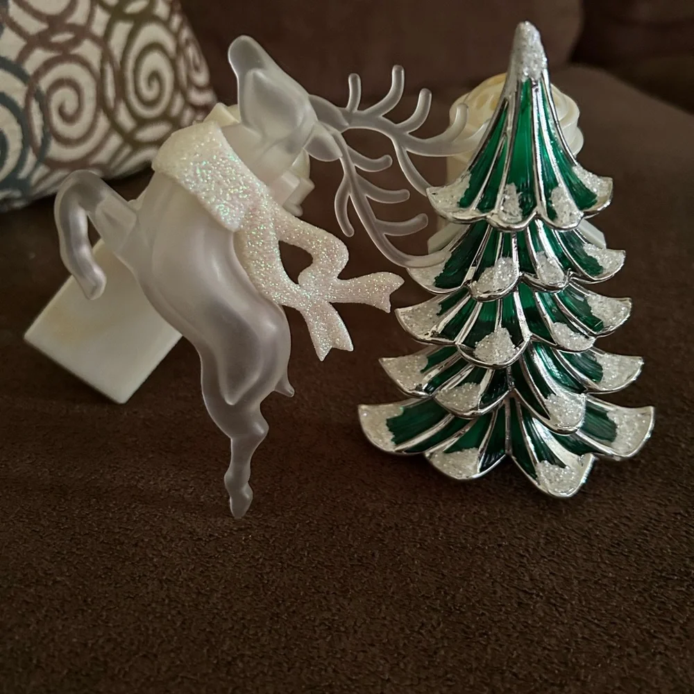 Bath & Body Works Green and Silver Tree Night Light - Picture 2 of 2